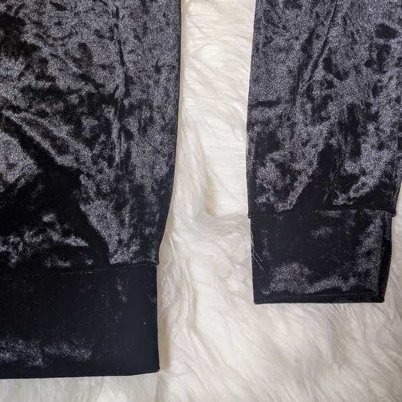 NWT Velvet Long Sleeve / Sweater Top - Picture 7 of 8